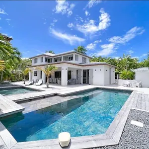 Villa Manzana : Neuve 4ch 4sdb 2 Piscines - Luxe, Saint-Francois (Grande-Terre)